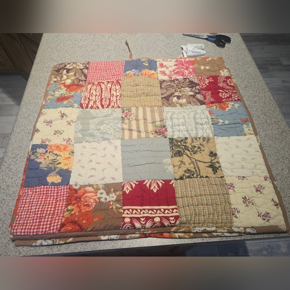 2 Pottery Barn Providence Patchwork Quilt Pillow Shams Tie Back 26x26 - Picture 1 of 3